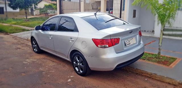 KIA Cerato 1.6 Manual - Foto 3