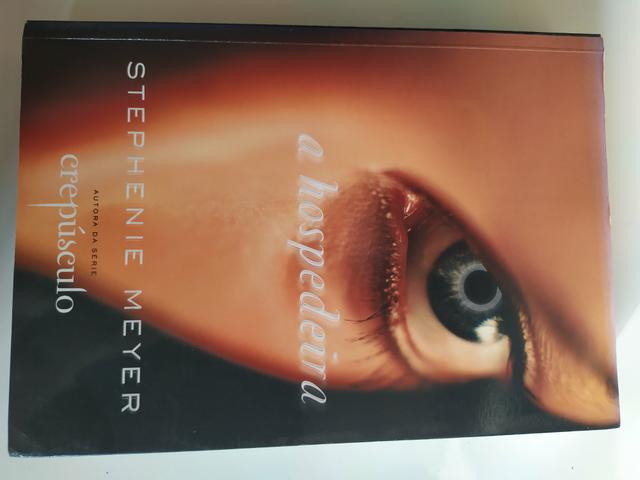Livro A Hospedeira - Foto 2