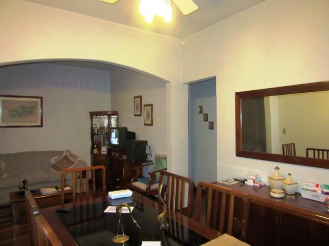 Excelente casa. 03 pavimentos, com habite-se e ótima localização. - Foto 5
