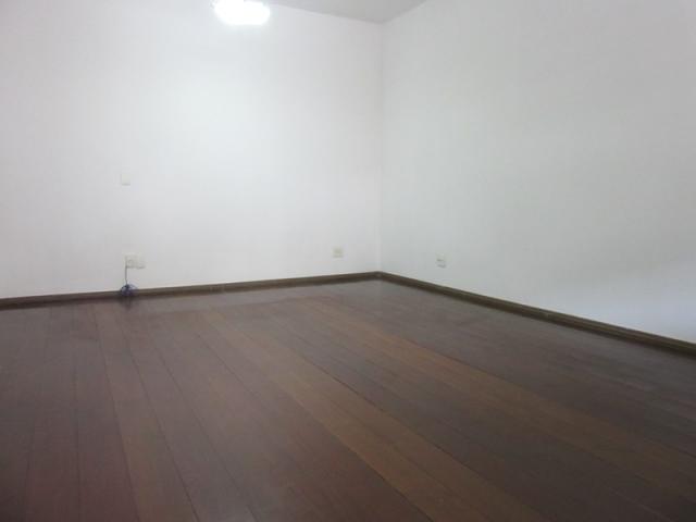 Excelente casa em local tranquilo para quem quer sossego! área nobre do bairro. - Foto 2