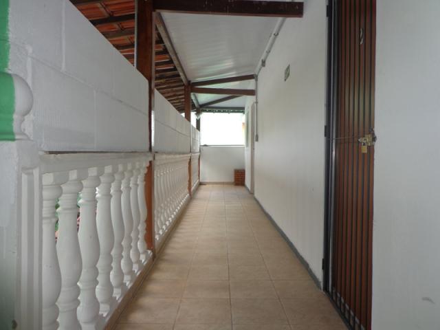 Excelente casa recuada em localização privilegiada. - Foto 6