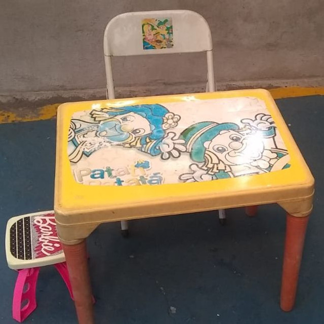Vendo Mesa c/ cadeirinha - Foto 3