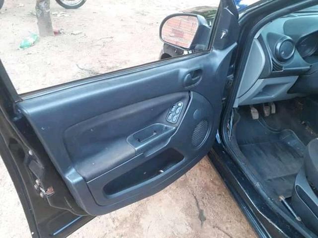 Fiesta sedan 2008 atrasado - Foto 3