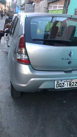 Vendo Renault sandero 2013/2014 - Foto 2