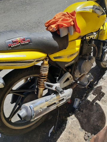 Suzuki gsr150i