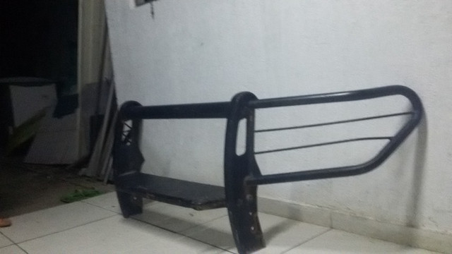 Para choque com suporte para guincho