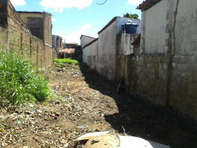 Vende-se Terreno no bairro do Alecrim em Natal RN