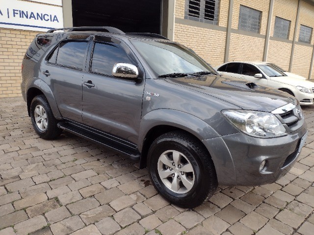 -HILUX SW4 SRV D-4D TURBO DIESEL 4X4 ANO 2008 AUTOMATICA 05 LUG VALOR: 115.000,00