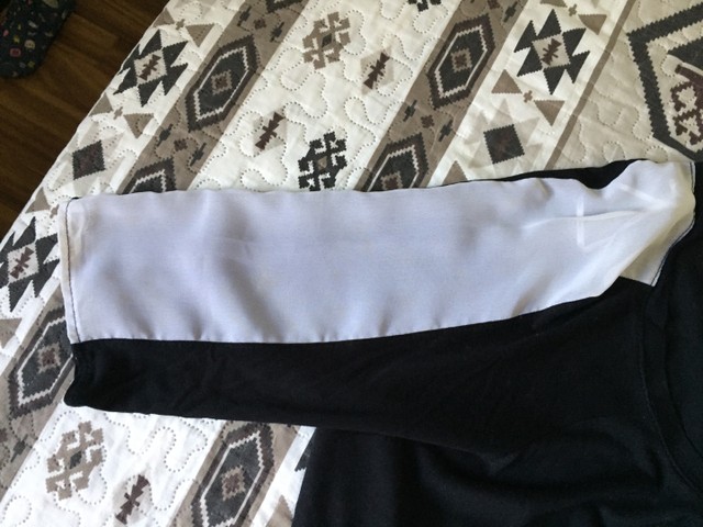 Blusa preta e branca  - Foto 4