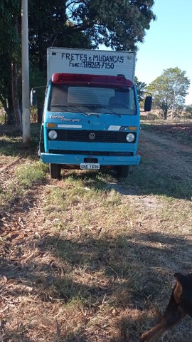 VENDE-SE CAMINHÃO