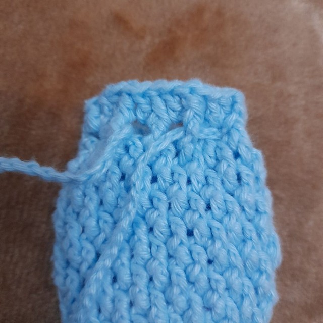 Luva para bebe em crochê feito á mão - Foto 3