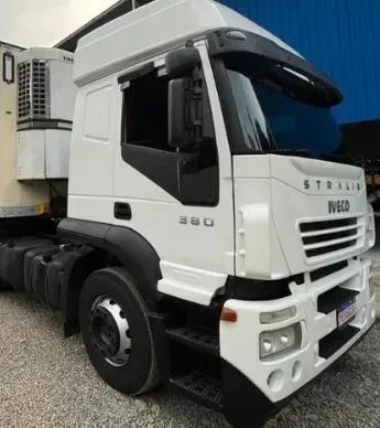 Carreta Iveco + Bau Refrigerado *Stralis 380*