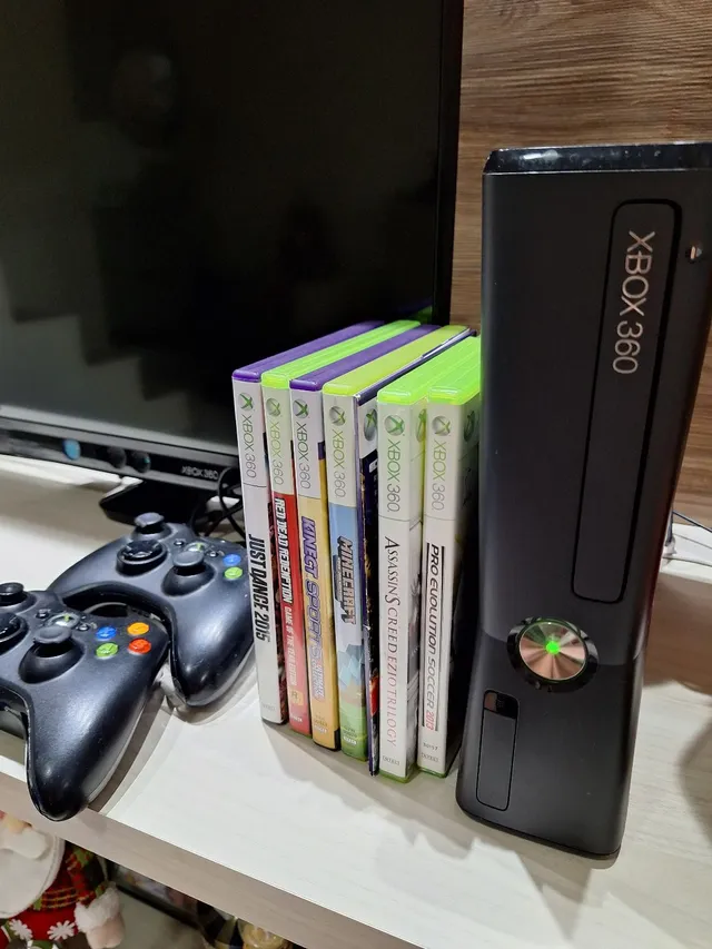 Xbox 360 Super Slim 4g modelo 2015 e 2016 com 2 controle e kinect