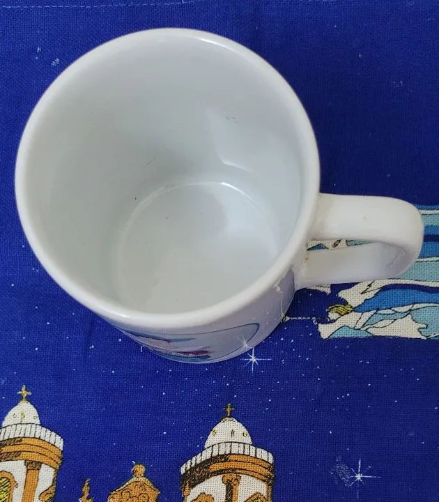 Caneca Pozzani em Porcelana Comemorativa 40 anos Avon. - Foto 3