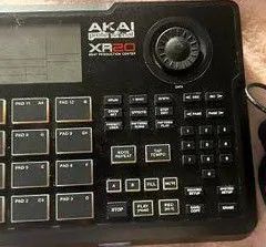 Bateria eletrônica Akai XR-20