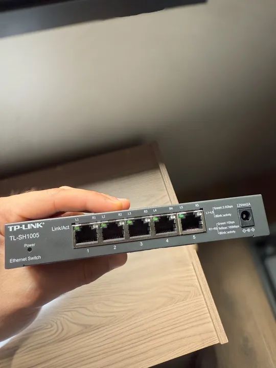 Switch 5 Portas 2.5G TP-LINK TL-SH1005