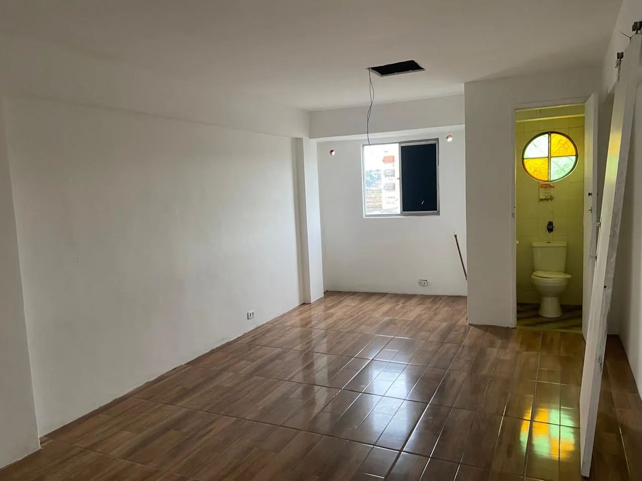 BS IMOBILIÁRIA CJ - 9763 - ALUGA Sala com 25m², no centro de São Gonçalo / RJ - Foto 2