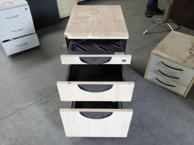Gaveteiro c/ 3 gavetas e rodas em MDF Bege 66 cm x 45 cm x 61 cm - Foto 3
