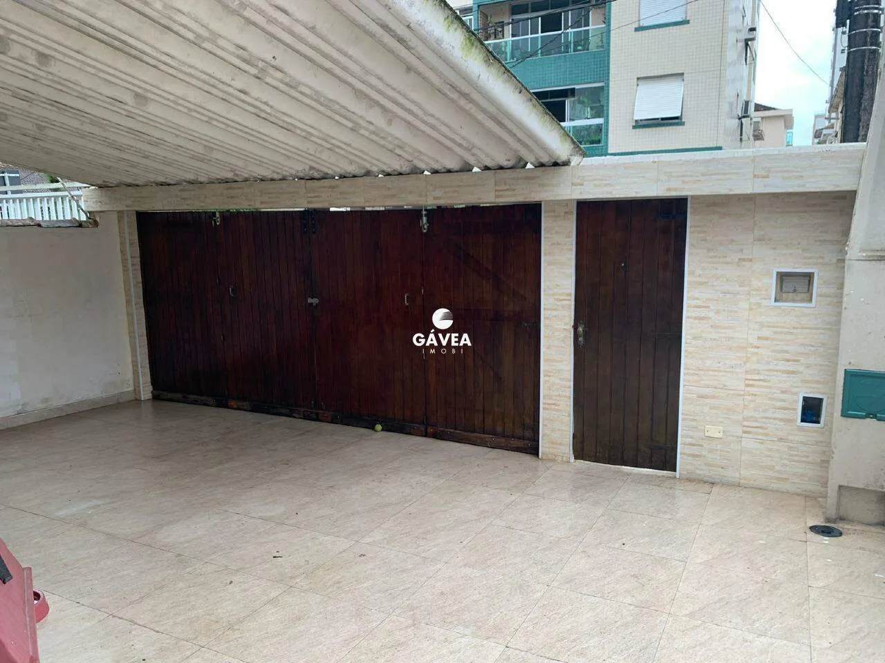 Sobrado à venda no Boqueirão em Santos.