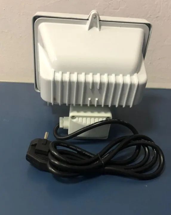 Canhão/refletor de infra IR 100mts 220V - Foto 2