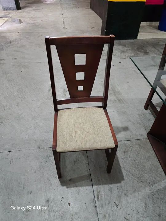 Mesa de Jantar com 6 Cadeiras - Foto 3