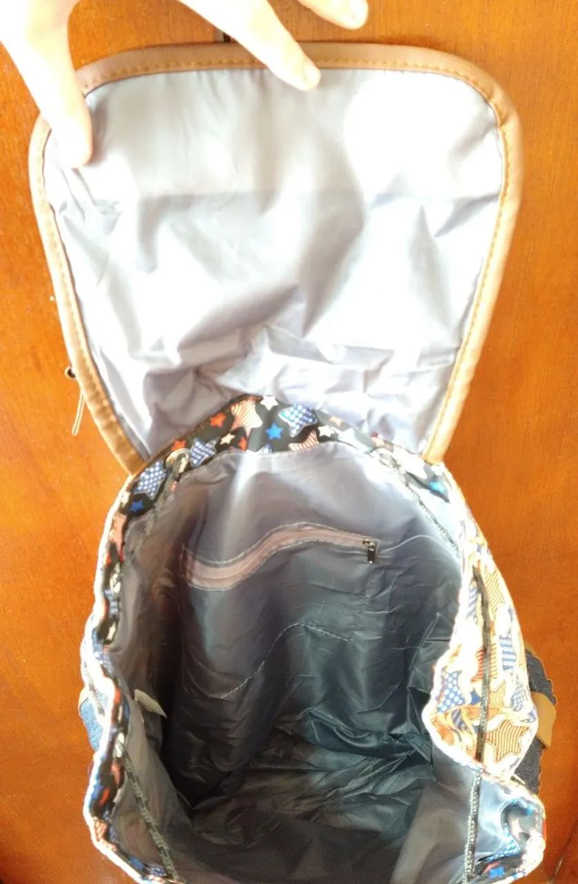 Mochila Estampa de Estrelas Seminova  - Foto 5