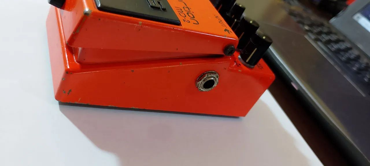 Pedal para guitarra Boss Mega Distortion MD-2 - Foto 4