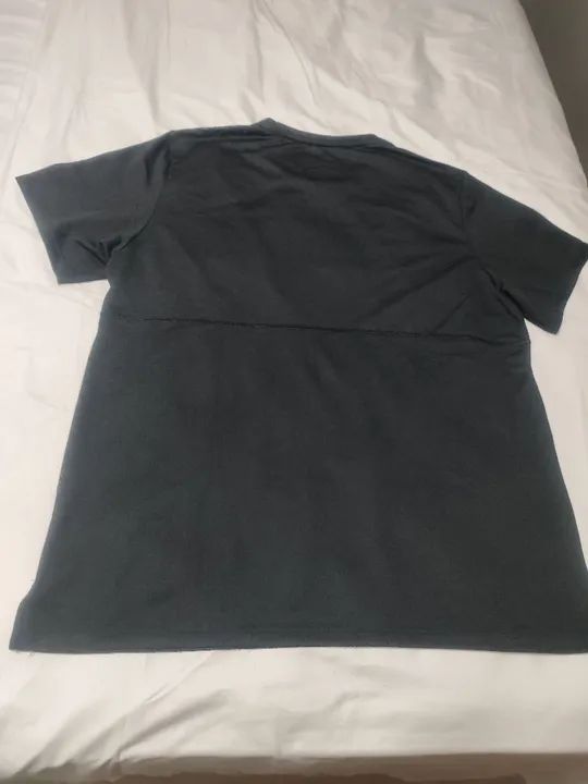 Camiseta Nike breathe (tamanho G) - Foto 4