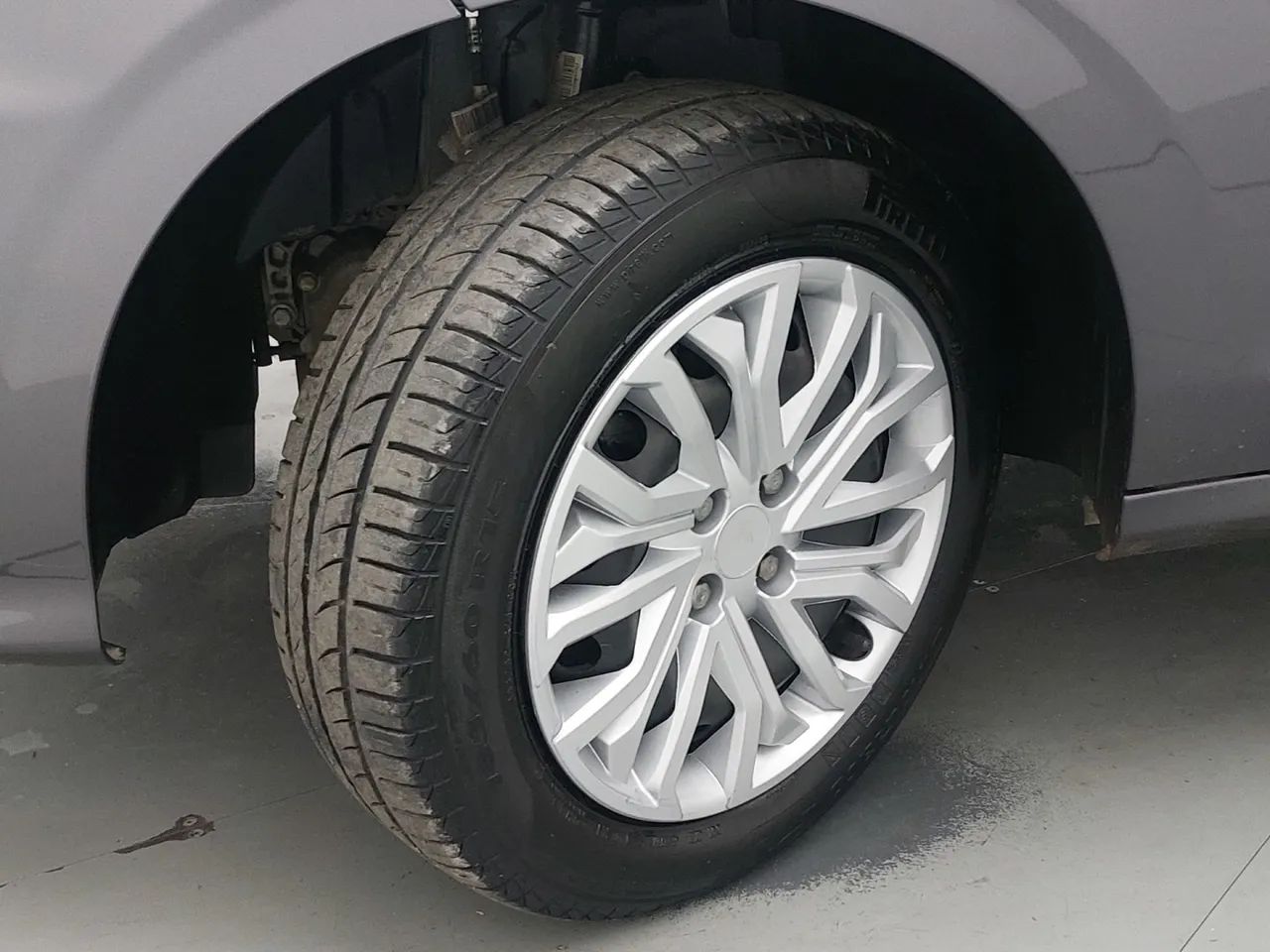 Fiat Cronos 1.0 6V Flex, foto 11 de 18