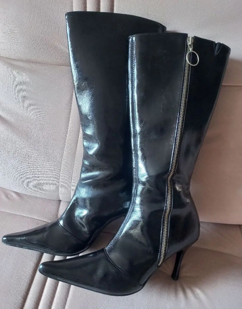 Bota feminina preta de cano alto - Foto 3