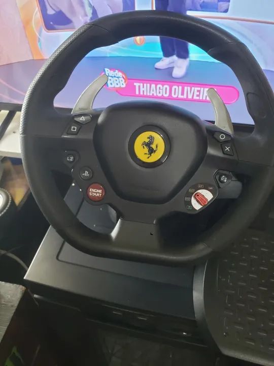 Volante e pedal Ferrari  excelente funciona perfeitamente 