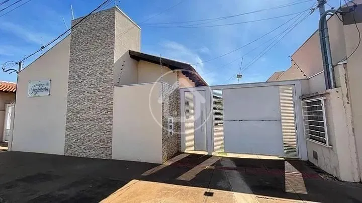 CASA 2 DORMITÓRIOS SENDO 1 SUÍTE