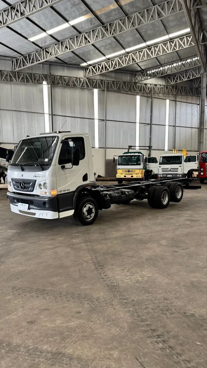 MB accelo 1016 truck 2014 impecável  - Foto 8