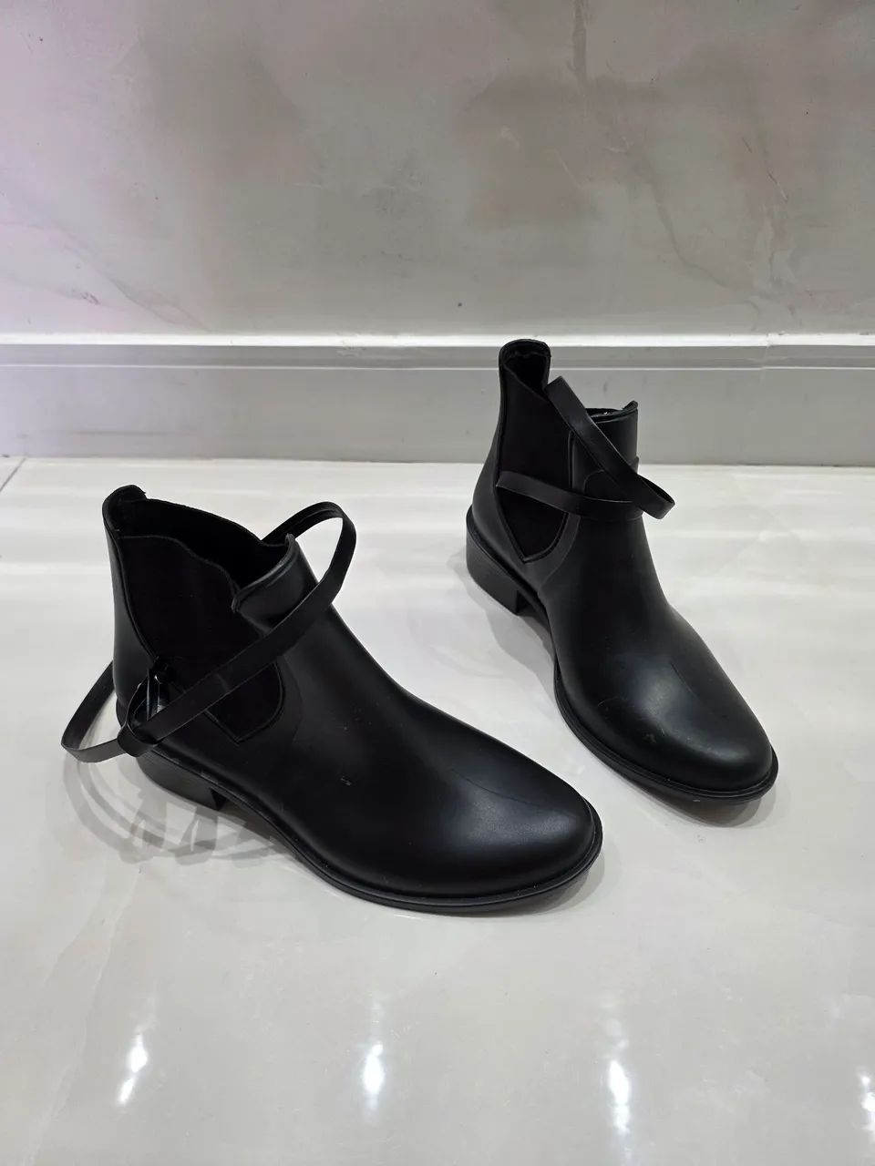 Botas Coturno Chelsea Colcci Preta 35 - Foto 3
