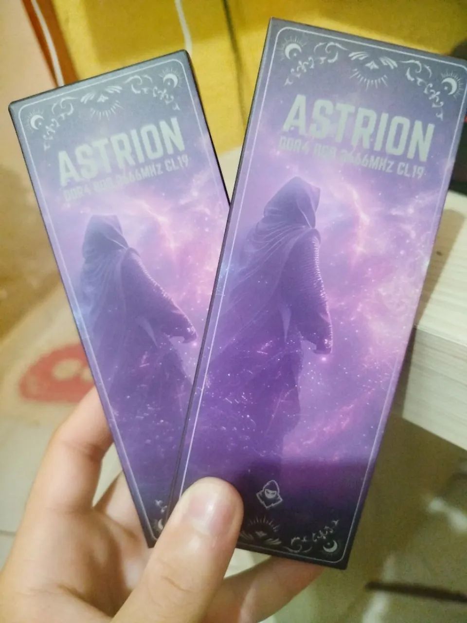 Duas Memórias RAM ASTRION DDR4 2666MHz CL19