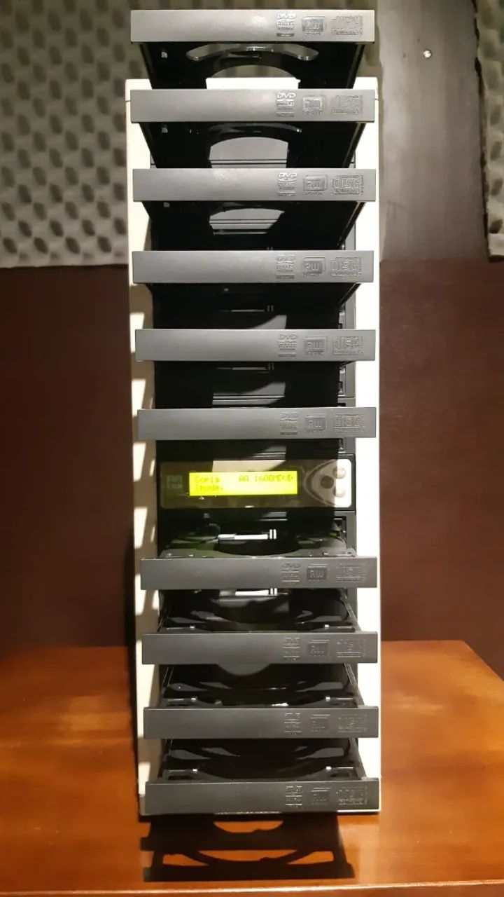 Duplicadora Sata com 10 gravadores Sony e Hd interno - Foto 2