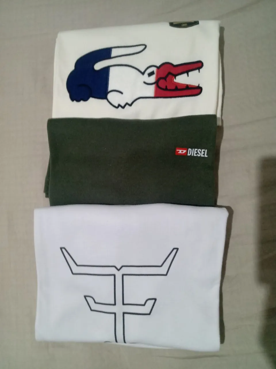 Lote de Camisetas Lacoste, Diesel e FaZe Clan