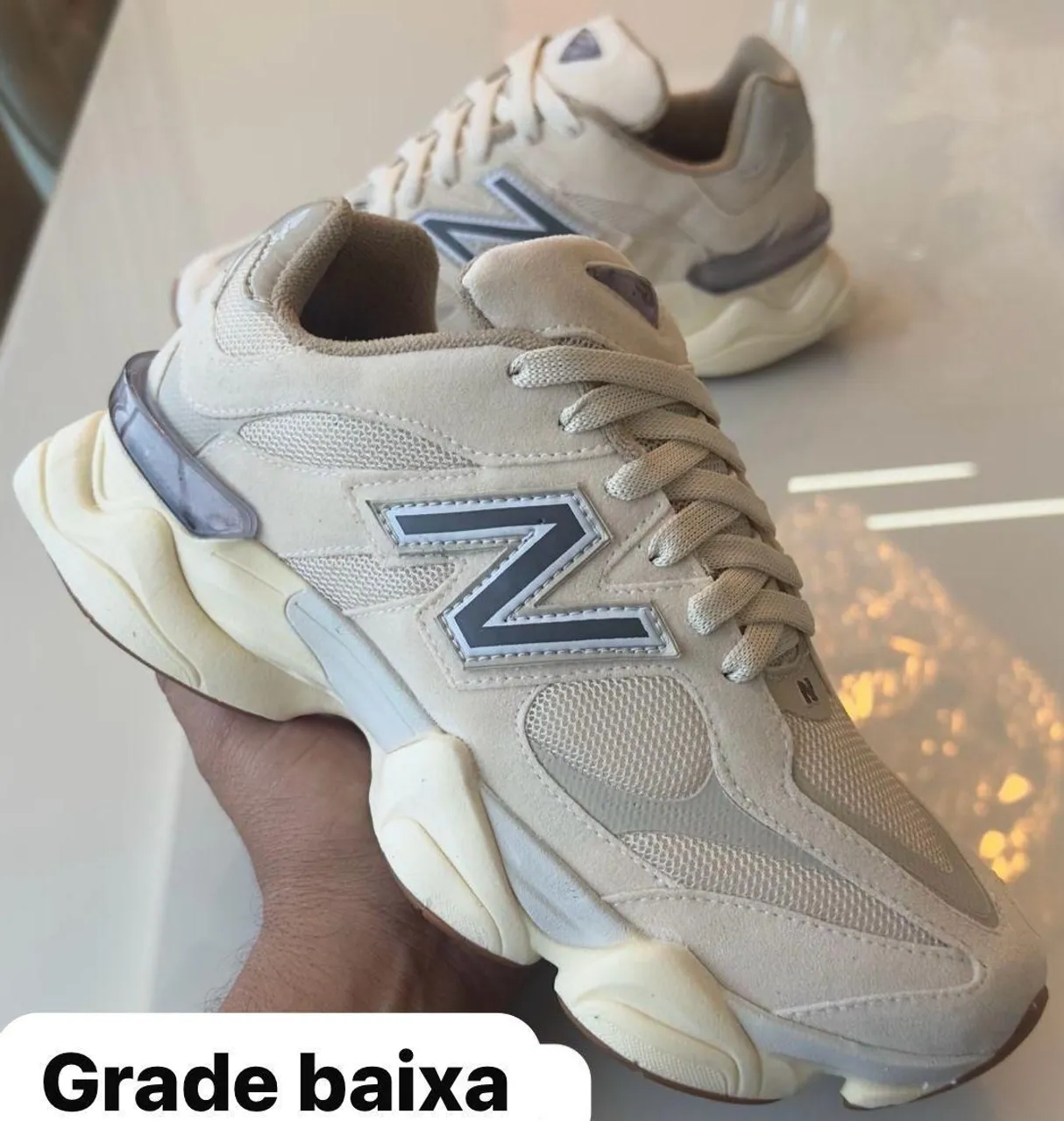Tênis New Balance 9060 Bege