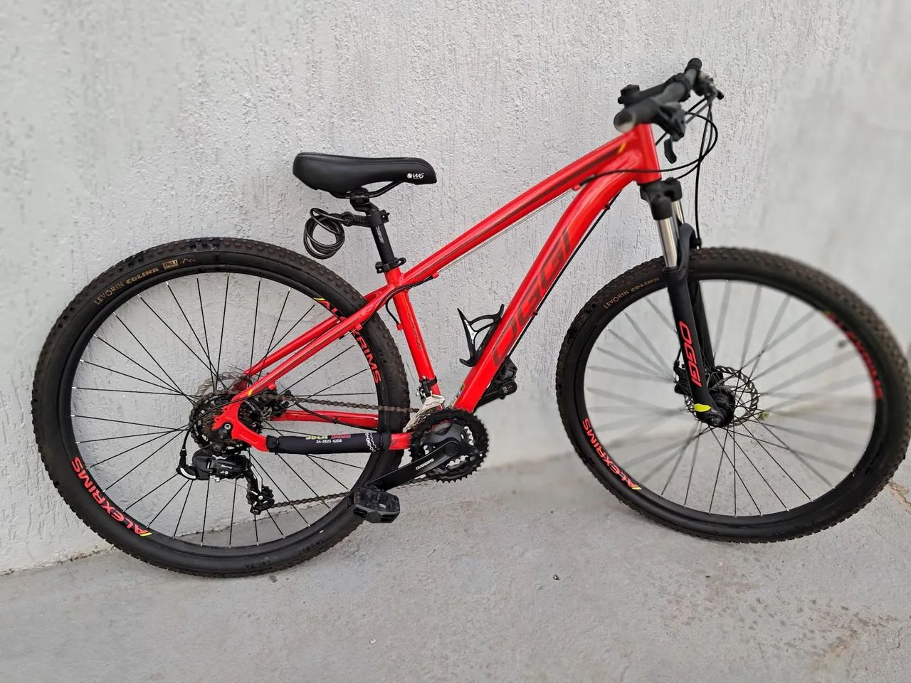 Bicicleta Oggi 29 quadro 15,5 semi nova + capacete preto fosco + Cadeado com chave - Foto 2