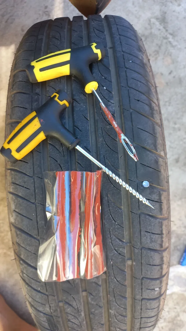 Kit reparo pneu - ferramentas e material , 15 macarrão para conserto