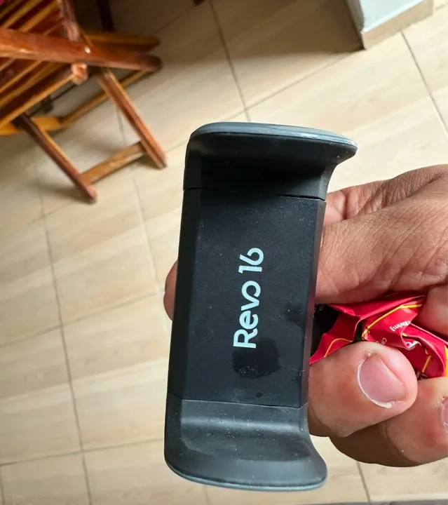 Suporte Veicular p/Cel Revo 16