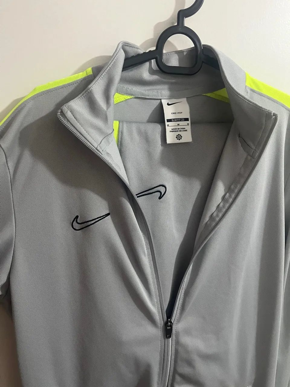 conjunto dri fit academy 24 risca cinza e verde
