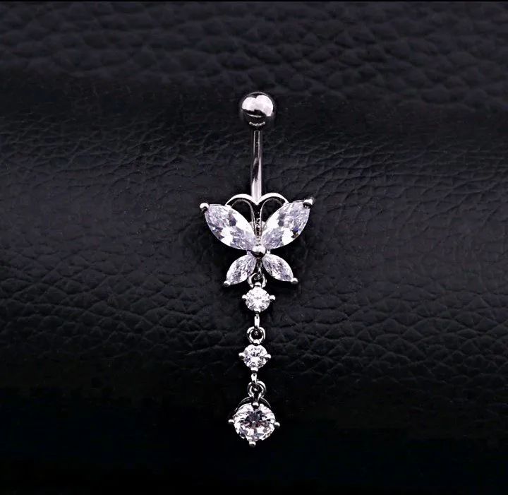 Piercing de umbigo com Borboleta de Cristal