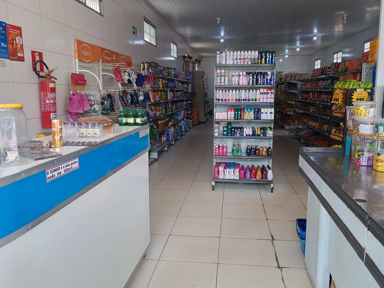 Negocia-se ponto comercial por propriedade rural, local excelente com boa clientela
