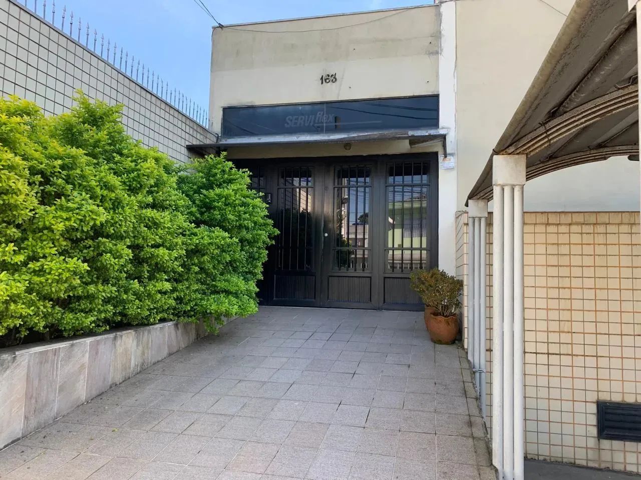 Predio de 3 andares e sub-solo ,necessitando adequações. O sub-solo tem entrada separada o - Foto 4