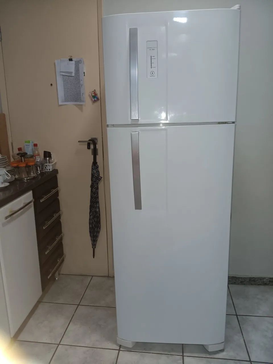 Geladeira  pouco  usada