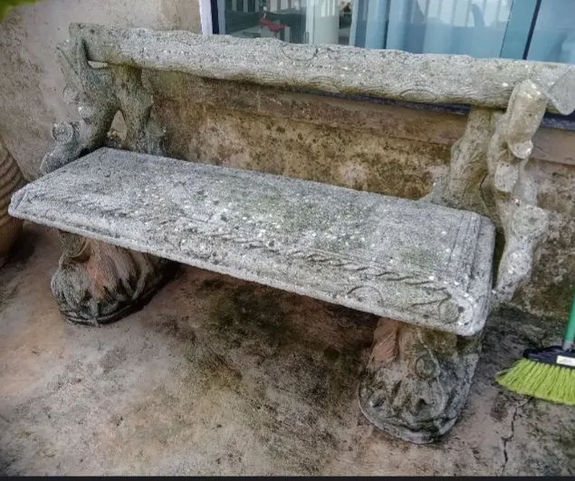 Banco de Jardim em Pedra