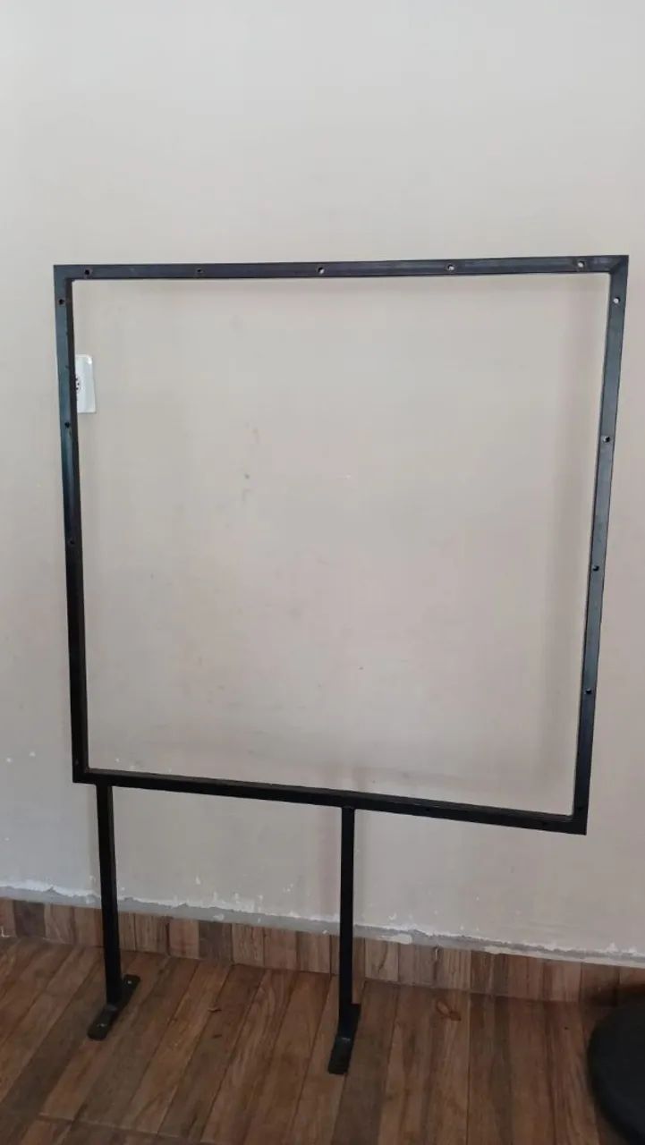 Suporte para fachada de loja 