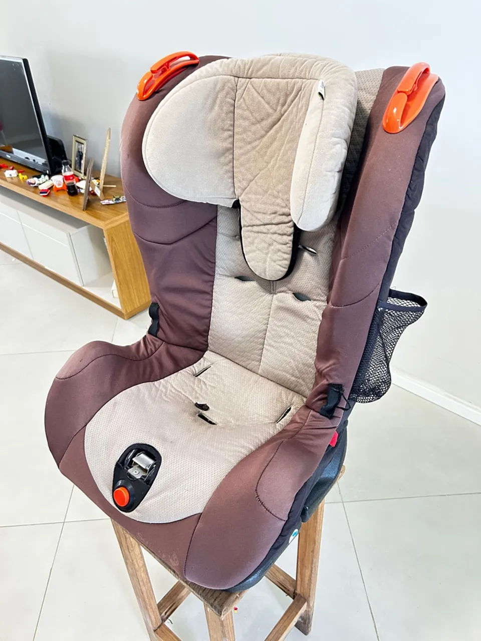 Bebê conforto Safety para crianças de 1 a 4 anos.