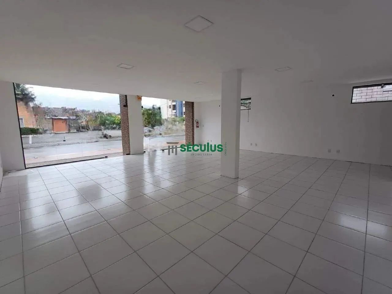 Sala para locação no Centro de Jaraguá do Sul!
